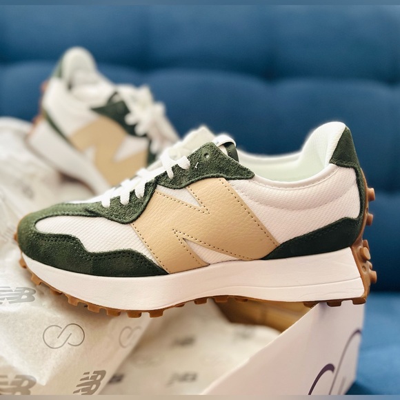 New Balance 327 RARE Womens Casual Sneakers Shoes White Green Tan size 6 - Picture 6 of 16